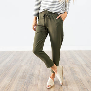 Lydia Pant in Olive